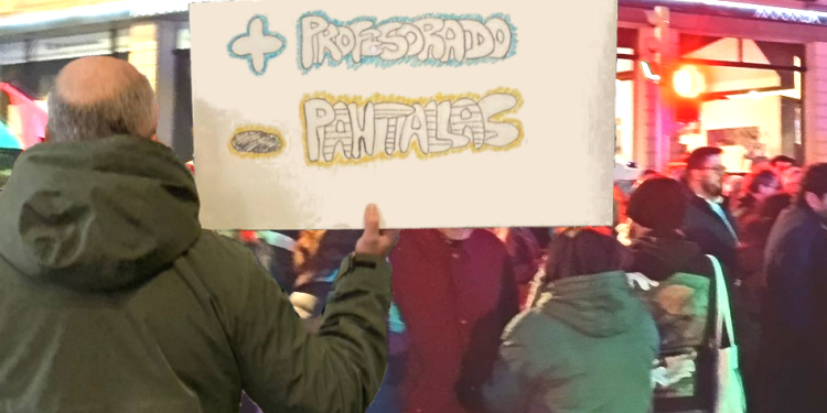 Máis profesorado e menos pantallas!